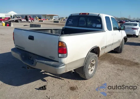 2002 Toyota Tundra Sr5 V8 z USA, uszkodzony, nr VIN 5TBBT44112S311732